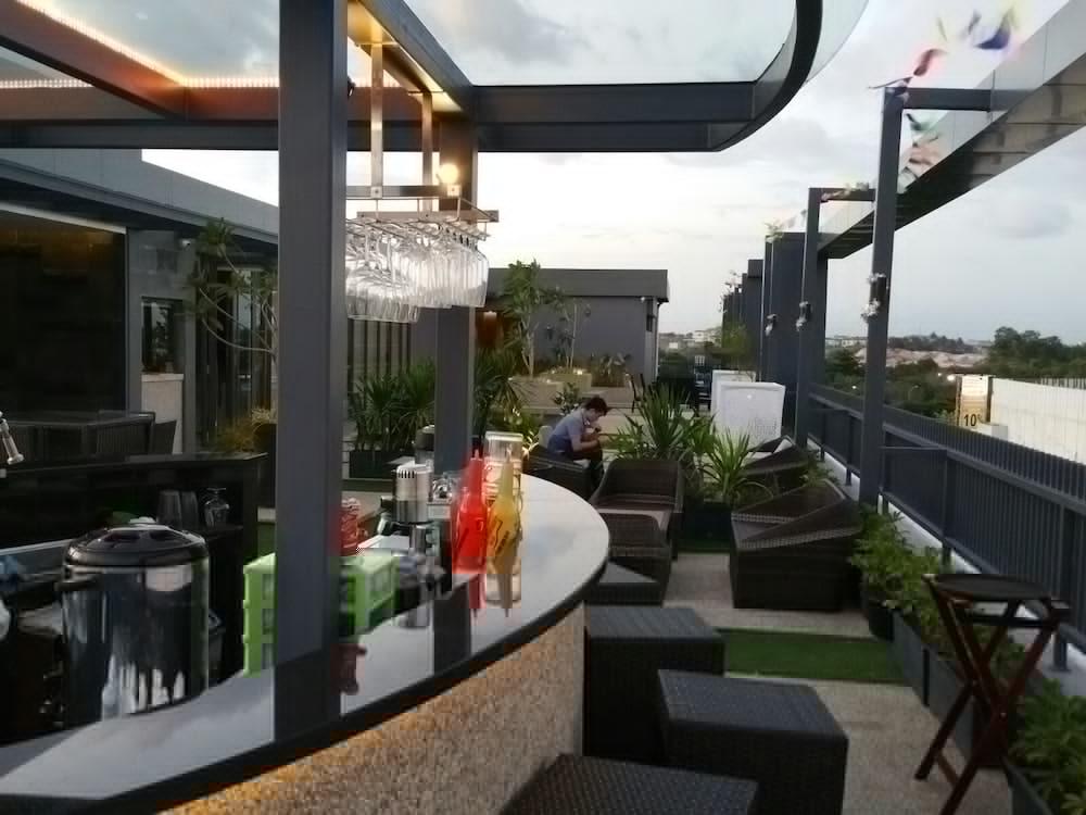Eska Hotel Batam Exterior foto