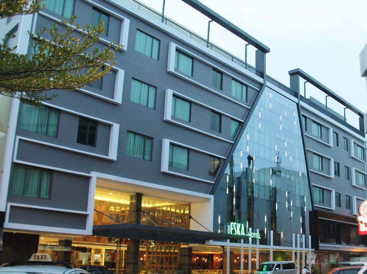 Eska Hotel Batam Exterior foto