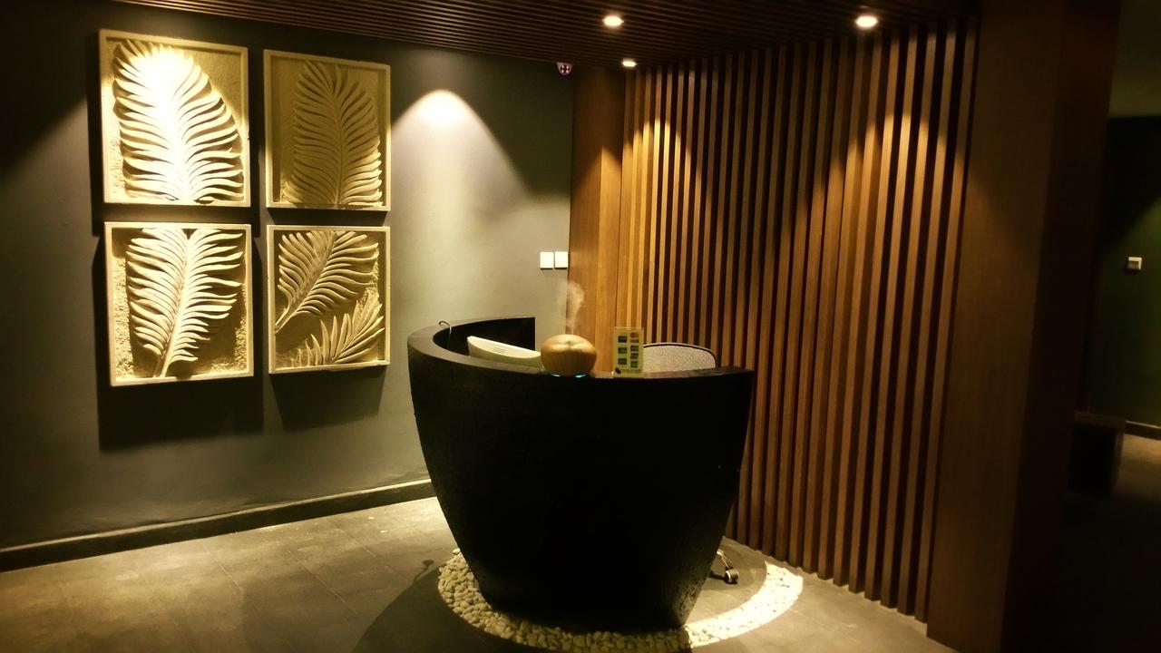 Eska Hotel Batam Exterior foto